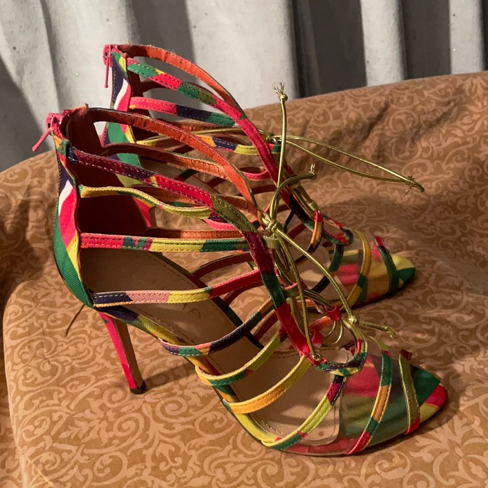 Yellow,green,pink, blue end purple with gold laces